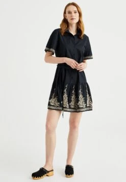 WE FASHION Met Embroidery - Robe Chemise - Black