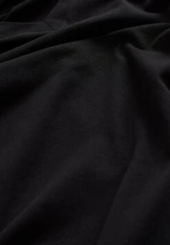 WE FASHION Curve - T-Shirt Basique - Black 13 WE FASHION Curve - T-Shirt Basique - Black -We Fashion Soldes Boutique 0b9b1c140a5a44298e831bef5a13e5e6