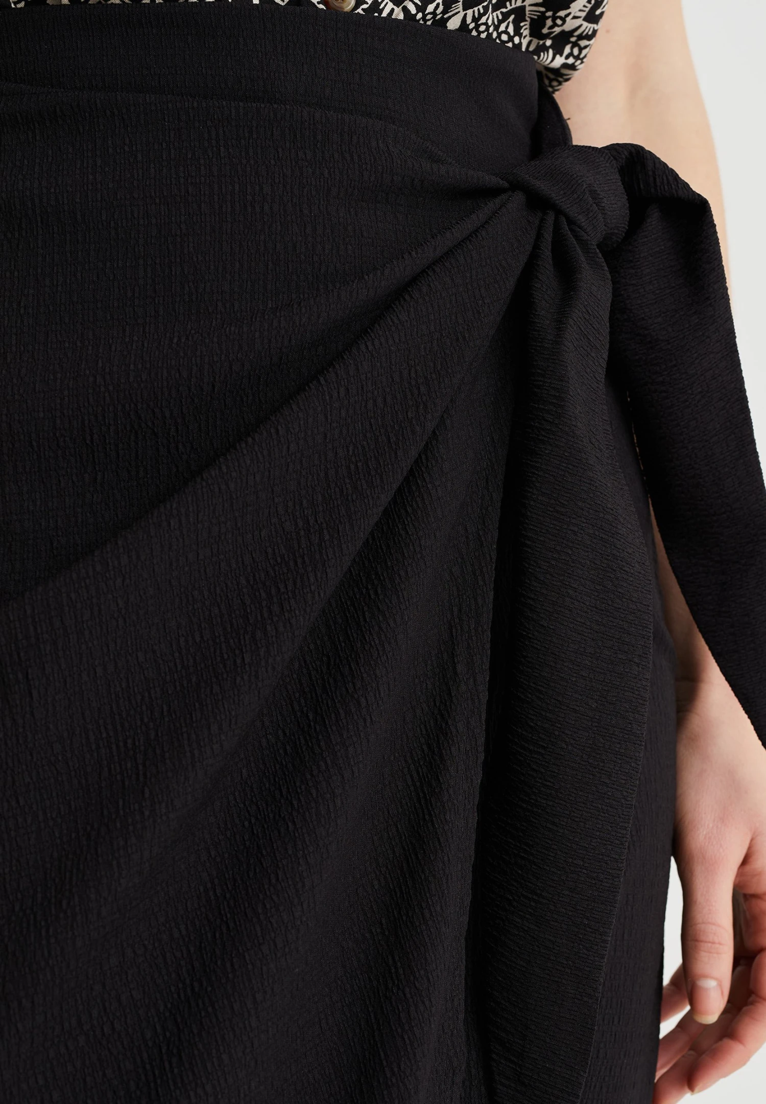 WE FASHION Met Structuur - Jupe Portefeuille - Black 6 WE FASHION Met Structuur - Jupe Portefeuille - Black – Image 4