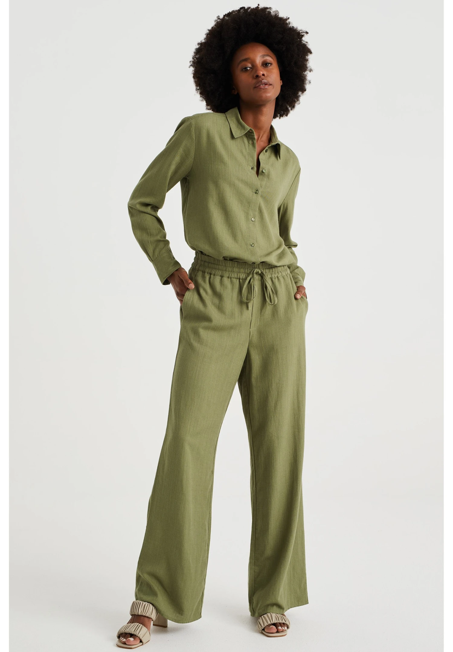 WE FASHION Relaxed Fit Van Mix - Pantalon Classique - Green 3 WE FASHION Relaxed Fit Van Mix - Pantalon Classique - Green – Image 2