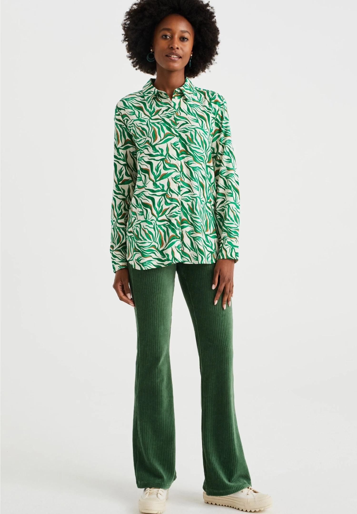 WE FASHION Flared - Pantalon Classique - Green 4 WE FASHION Flared - Pantalon Classique - Green – Image 2