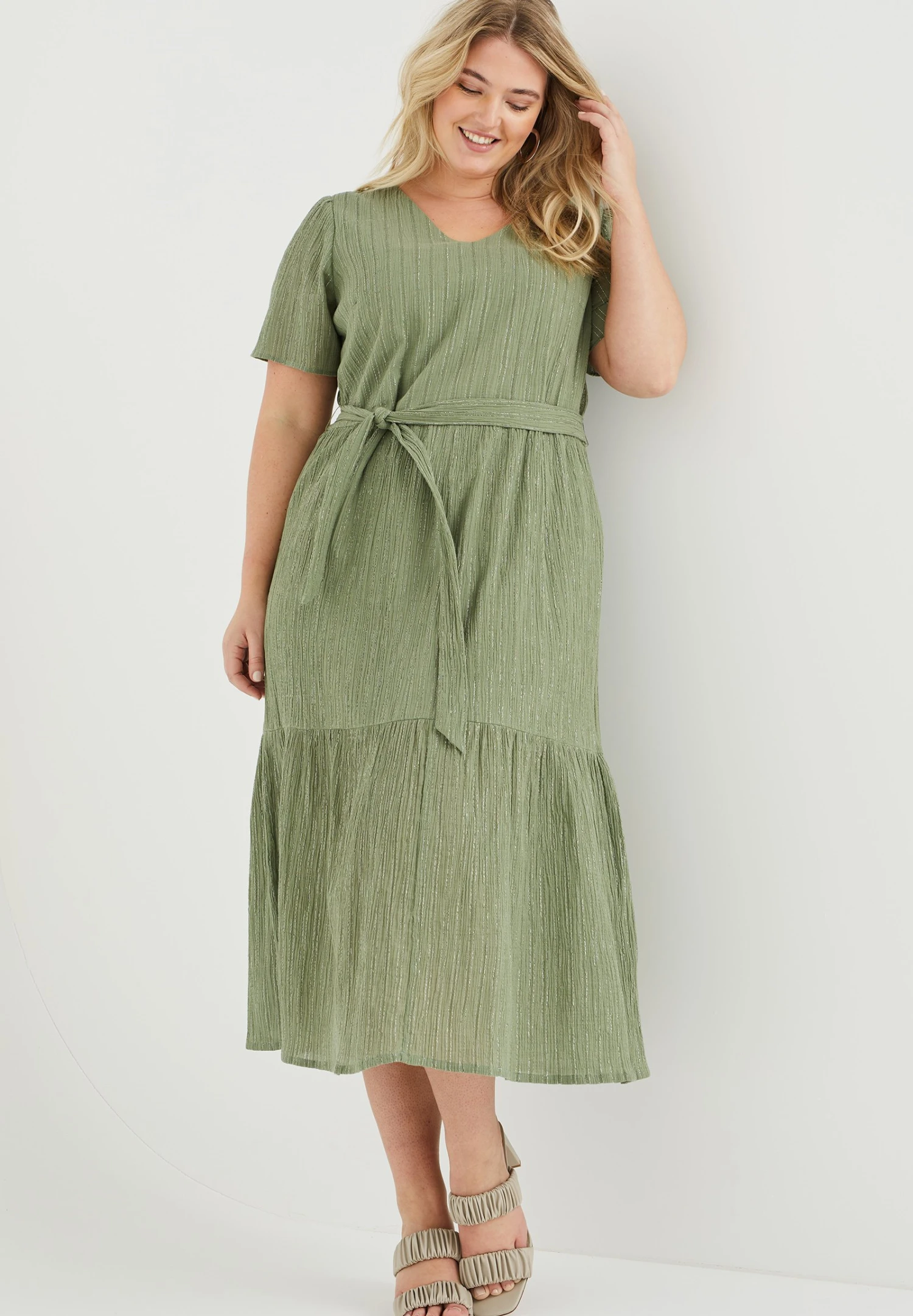 WE FASHION Met Glittergaren - Curve - Robe De Jour - Green 3 WE FASHION Met Glittergaren - Curve - Robe De Jour - Green