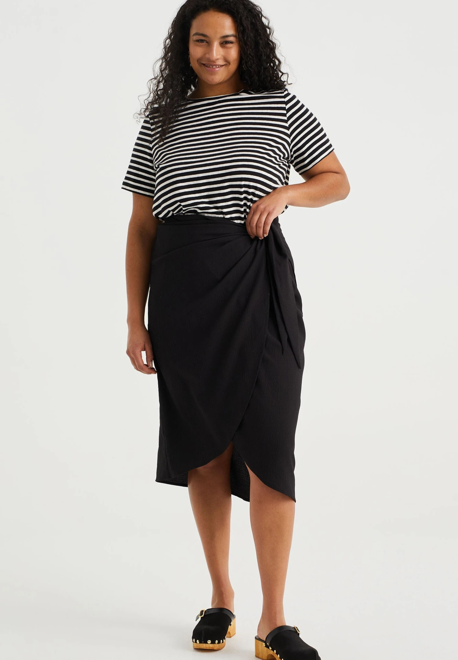 WE FASHION Curve - Jupe Portefeuille - Black 4 WE FASHION Curve - Jupe Portefeuille - Black – Image 2