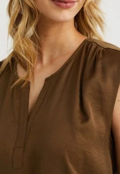 WE FASHION Blouse - Green -We Fashion Soldes Boutique 6b48b59ea72f4e9ab7e044de186e63c0