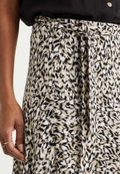 WE FASHION Skort Met Volants - Minijupe - Black 11 WE FASHION Skort Met Volants - Minijupe - Black -We Fashion Soldes Boutique 931e56e450404fe5a499d2a70ed57ee6