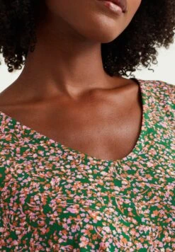 WE FASHION T-Shirt Imprimé - Green 10 WE FASHION T-Shirt Imprimé - Green -We Fashion Soldes Boutique 93a3bb89f2d7446a95d59d12669bf5c0