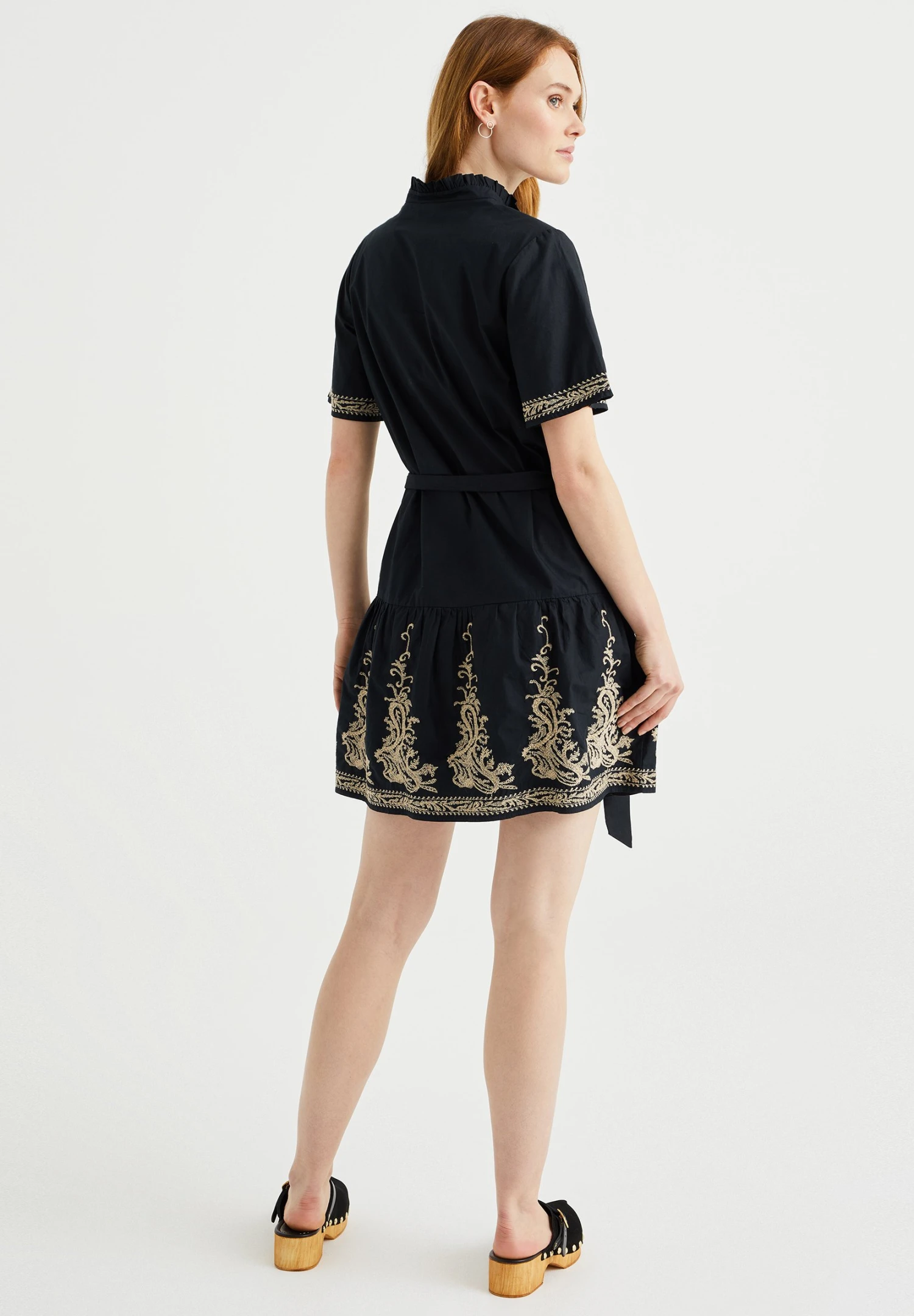 WE FASHION Met Embroidery - Robe Chemise - Black 4 WE FASHION Met Embroidery - Robe Chemise - Black – Image 2