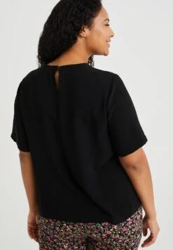 WE FASHION Curve - Blouse - Black -We Fashion Soldes Boutique a107fa96b86b4c49a2260aadc2e37ddb