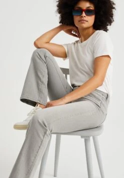 WE FASHION Mid Rise Met Comfort-Stretch - Jean Bootcut - Grey 10 WE FASHION Mid Rise Met Comfort-Stretch - Jean Bootcut - Grey -We Fashion Soldes Boutique a635a5c2ed5c4c6391a875dcaeb7c89e