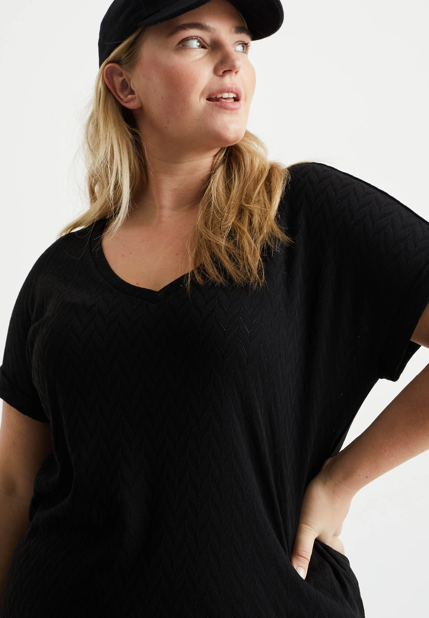 WE FASHION Met Opengewerkt Dessin - Curve - T-Shirt Basique - Black 6 WE FASHION Met Opengewerkt Dessin - Curve - T-Shirt Basique - Black – Image 4