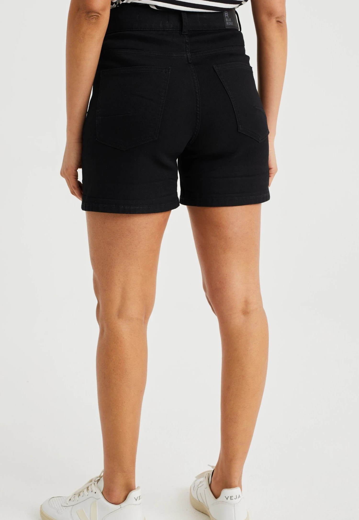WE FASHION High Rise Met Comfort Stretch - Short En Jean - Black 5 WE FASHION High Rise Met Comfort Stretch - Short En Jean - Black – Image 3