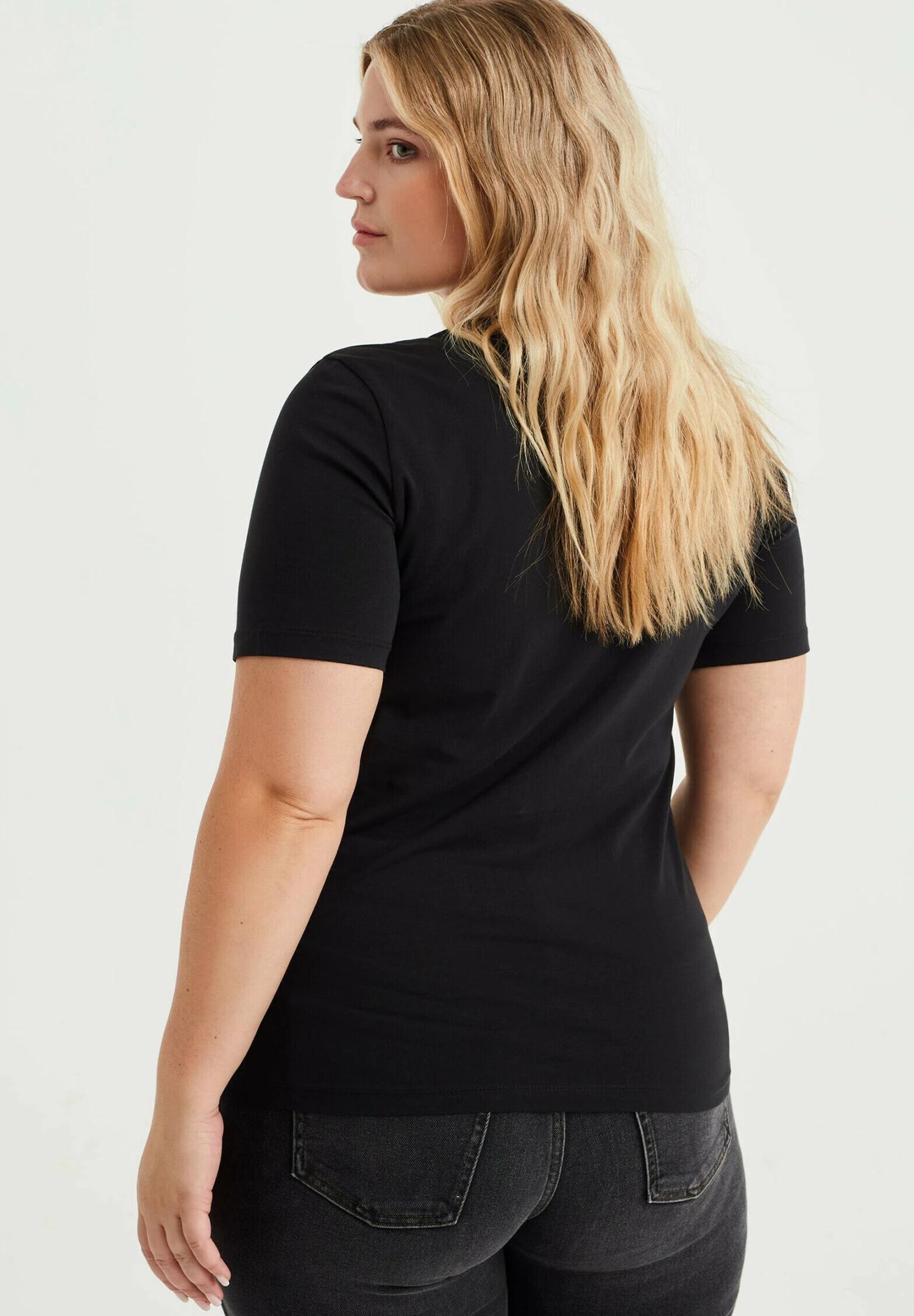 WE FASHION Curve - T-Shirt Basique - Black 5 WE FASHION Curve - T-Shirt Basique - Black – Image 3