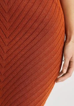 WE FASHION Met Glittergaren - Robe Fourreau - Brown -We Fashion Soldes Boutique e1b3cc0c57b042d0aaf18bd6763c5e61