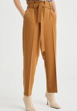 WE FASHION Tapered Fit Met Ceintuur - Pantalon Classique - Brown