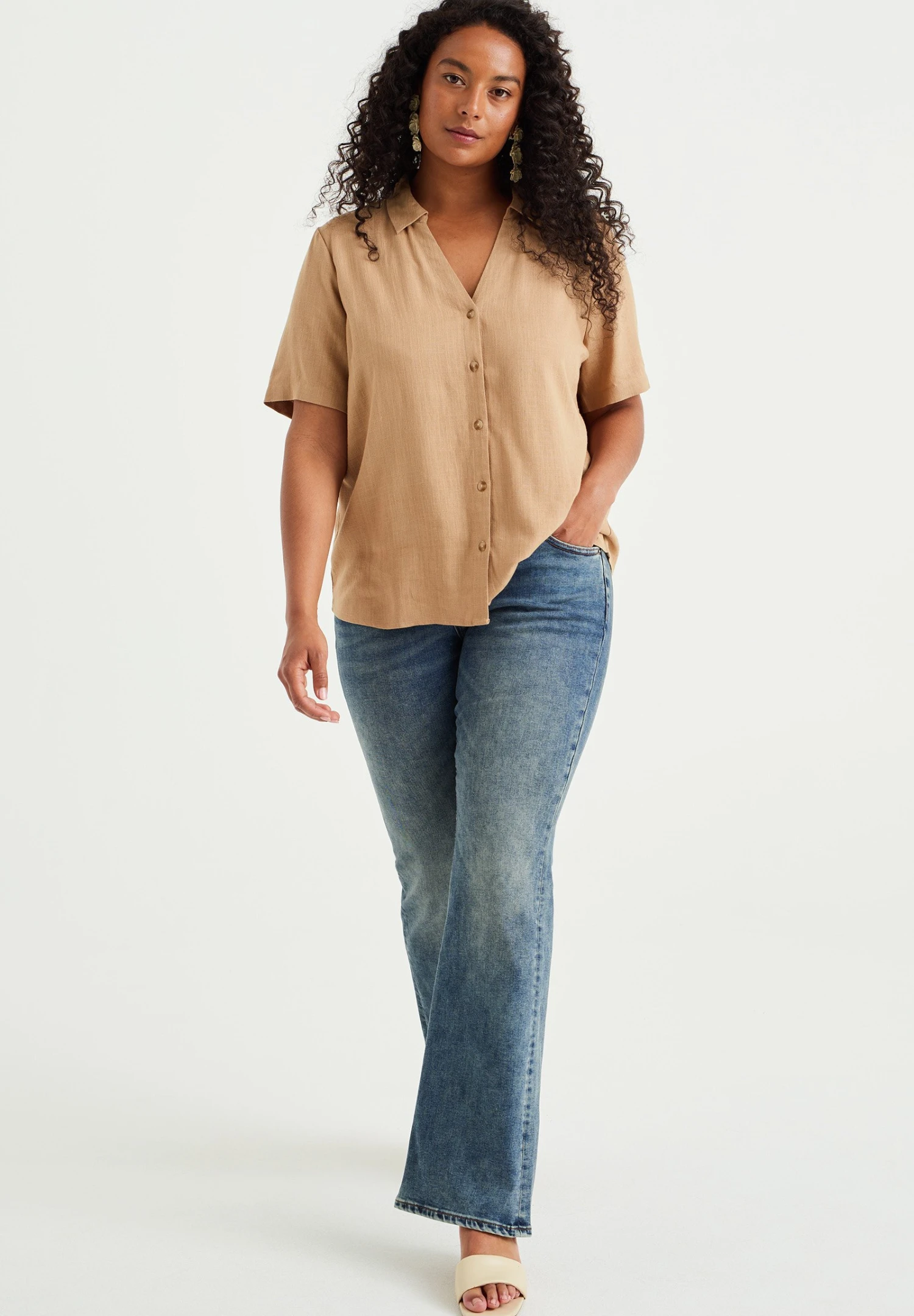 WE FASHION Curve - Chemisier - Beige 4 WE FASHION Curve - Chemisier - Beige – Image 2